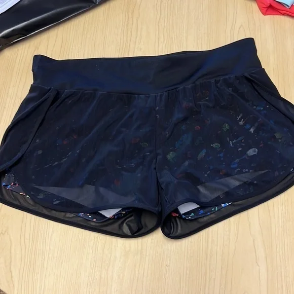 ‎Fabletics - Picture 3 of 8